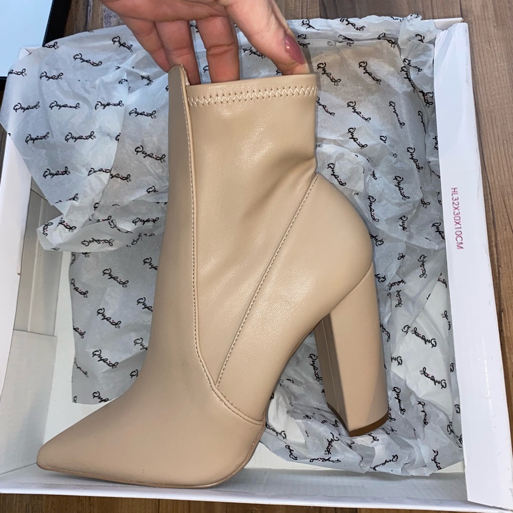 Quipid Women’s Heeled Booties